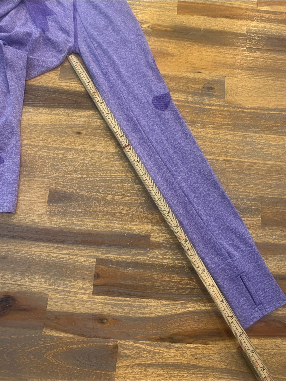 Oiselle “fly” workout top. Women’s medium. - Picture 8 of 10